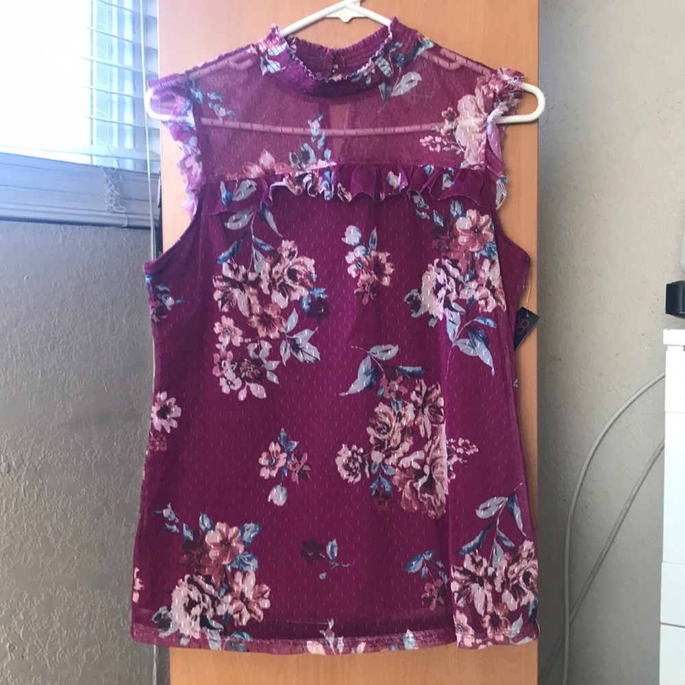 NEW Sleeveless top